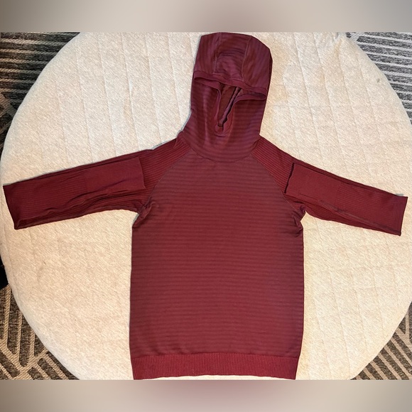 LULULEMON Sz 6 Burgundy Keep the Heat Thermal Running Hoodie Originally $118 - Picture 5 of 10